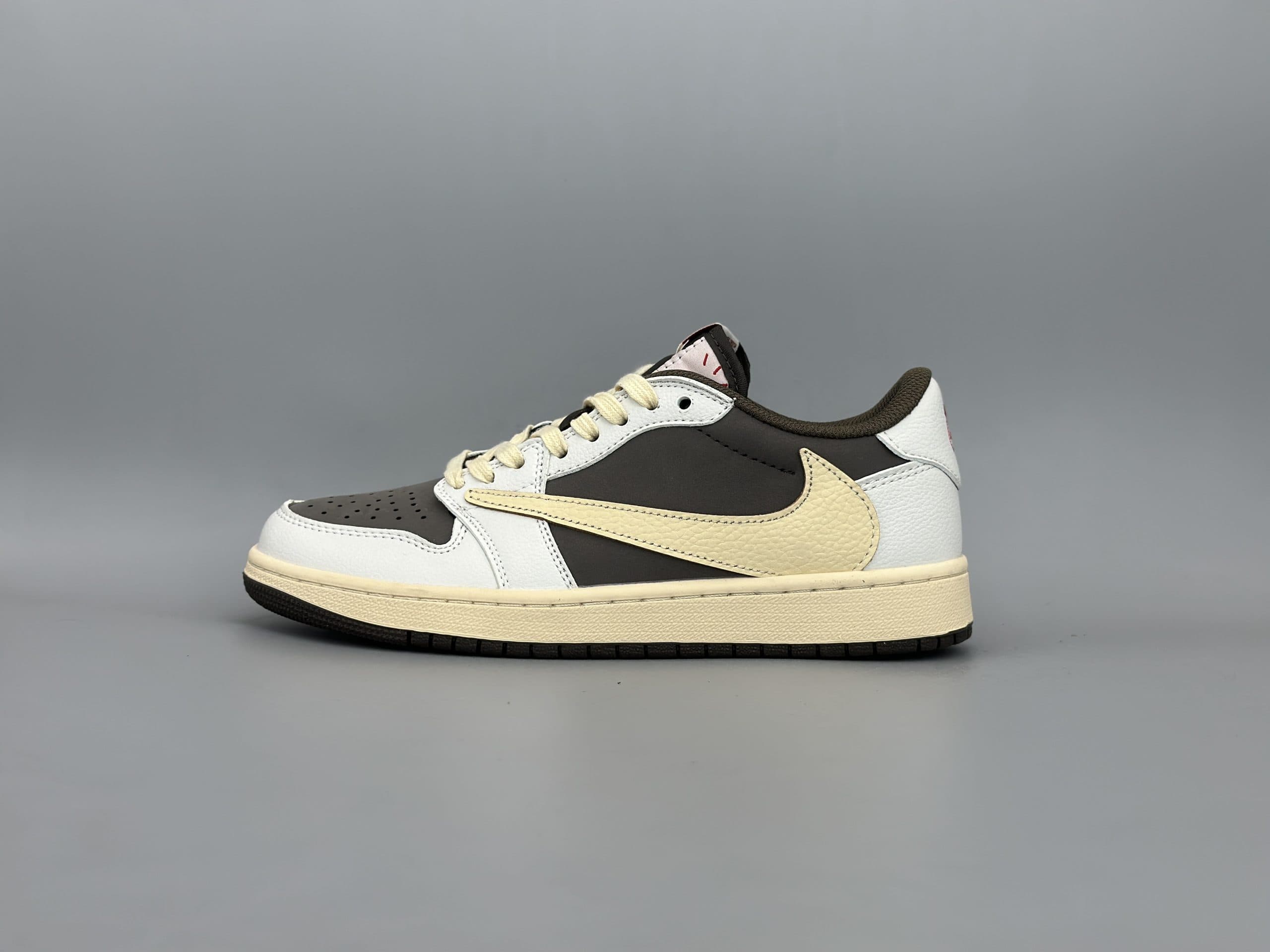 کتانی نایکی جردن 1 لو تراویس اسکات ریورس موکا/ Nike air Jordan 1 low Travis reverse mocha