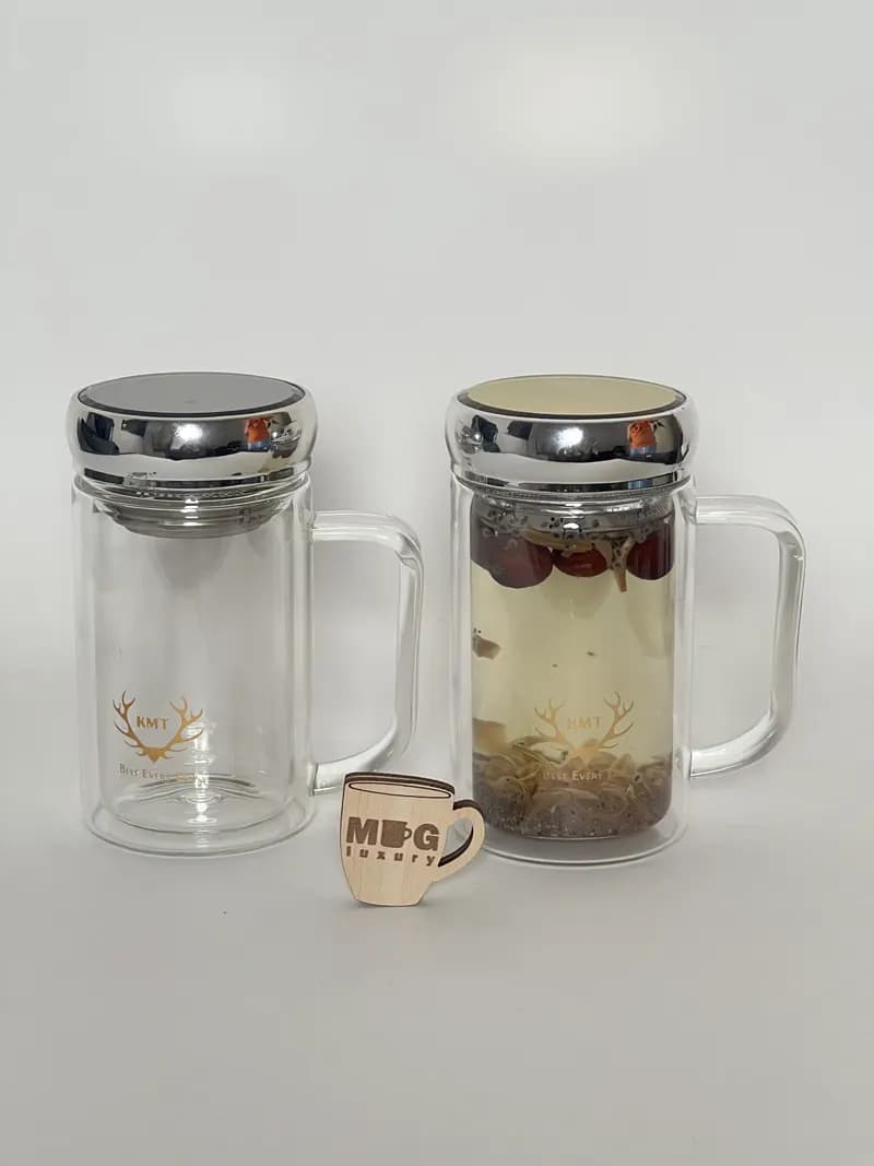 ماگ پیرکس دمنوش دوجداره دسته دار صافی دار درب آینه ای استیل