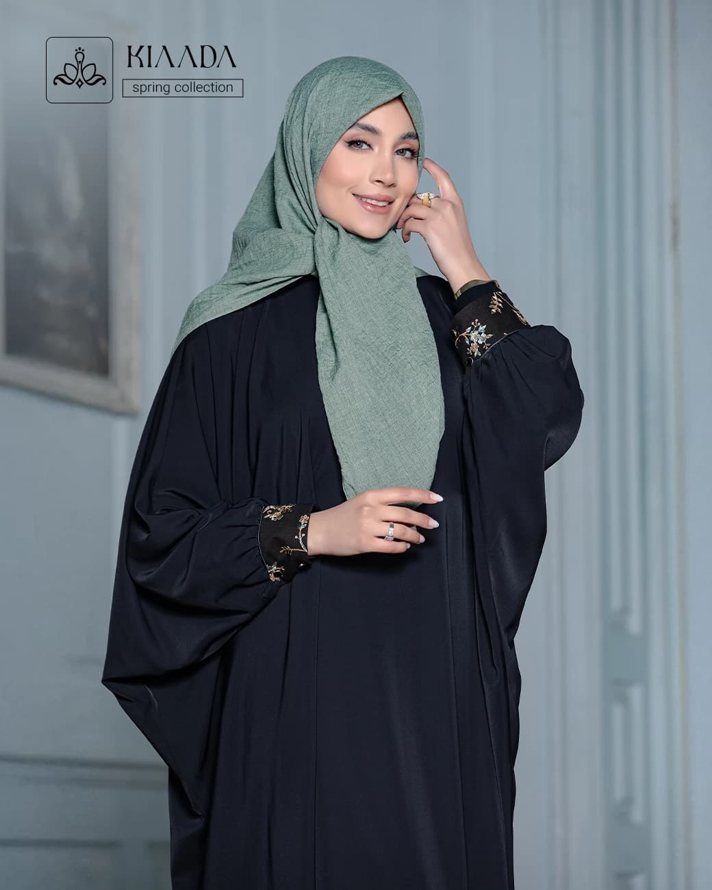 عبا زنانه مدل اطلس — تصویر ۳