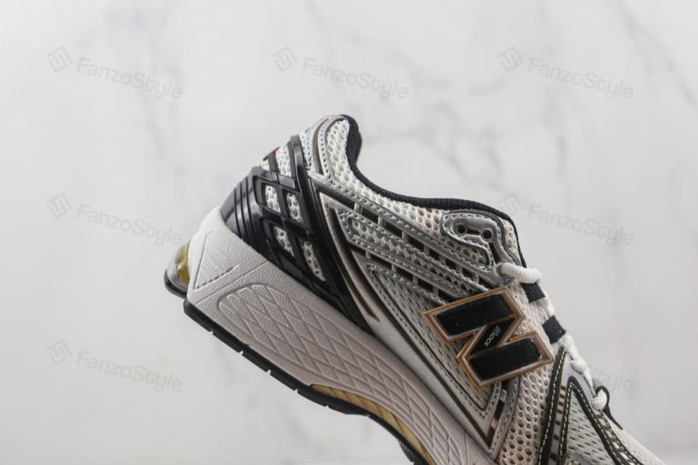 نیوبالانس ۱۹۰۶ “متالیک گلد”</br> NewBalance 1906R Metallic Gold — تصویر ۴