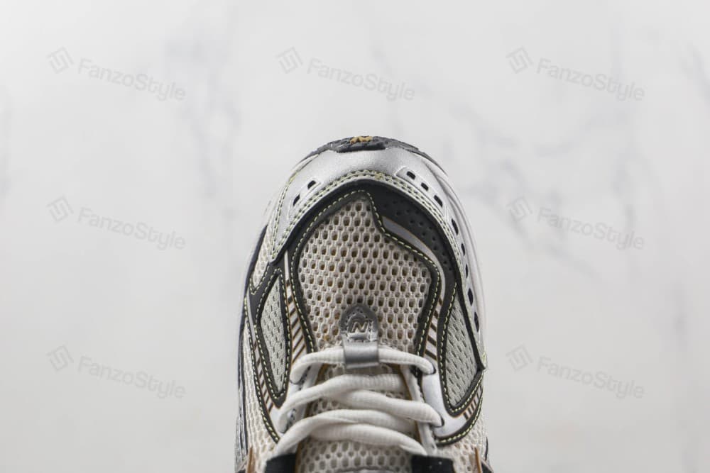 نیوبالانس ۱۹۰۶ “متالیک گلد”</br> NewBalance 1906R Metallic Gold — تصویر ۶