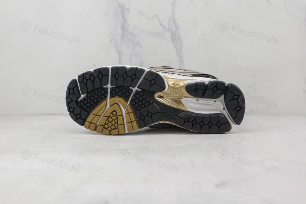 نیوبالانس ۱۹۰۶ “متالیک گلد”</br> NewBalance 1906R Metallic Gold — تصویر ۸
