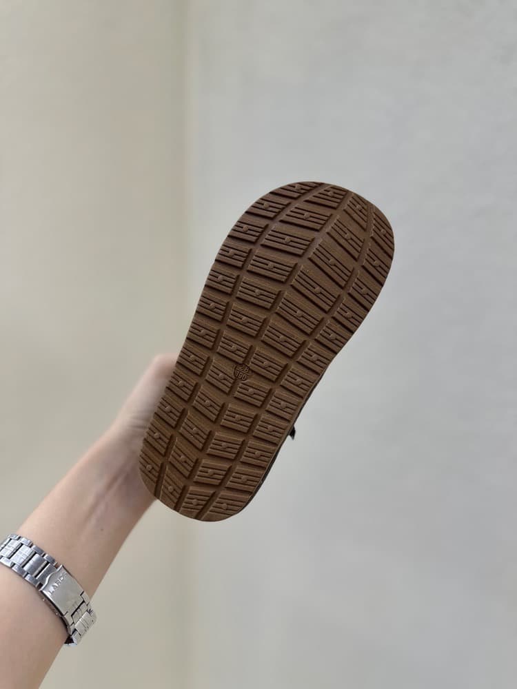 اگ نیم ساق پوم دار — تصویر ۲