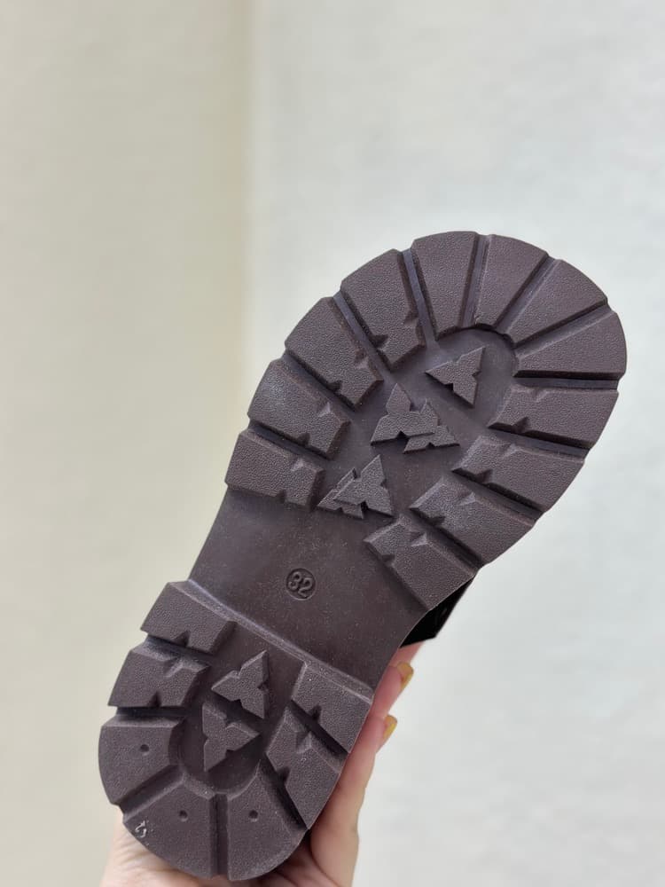 نیم بوت و سگک کد 10 — تصویر ۳