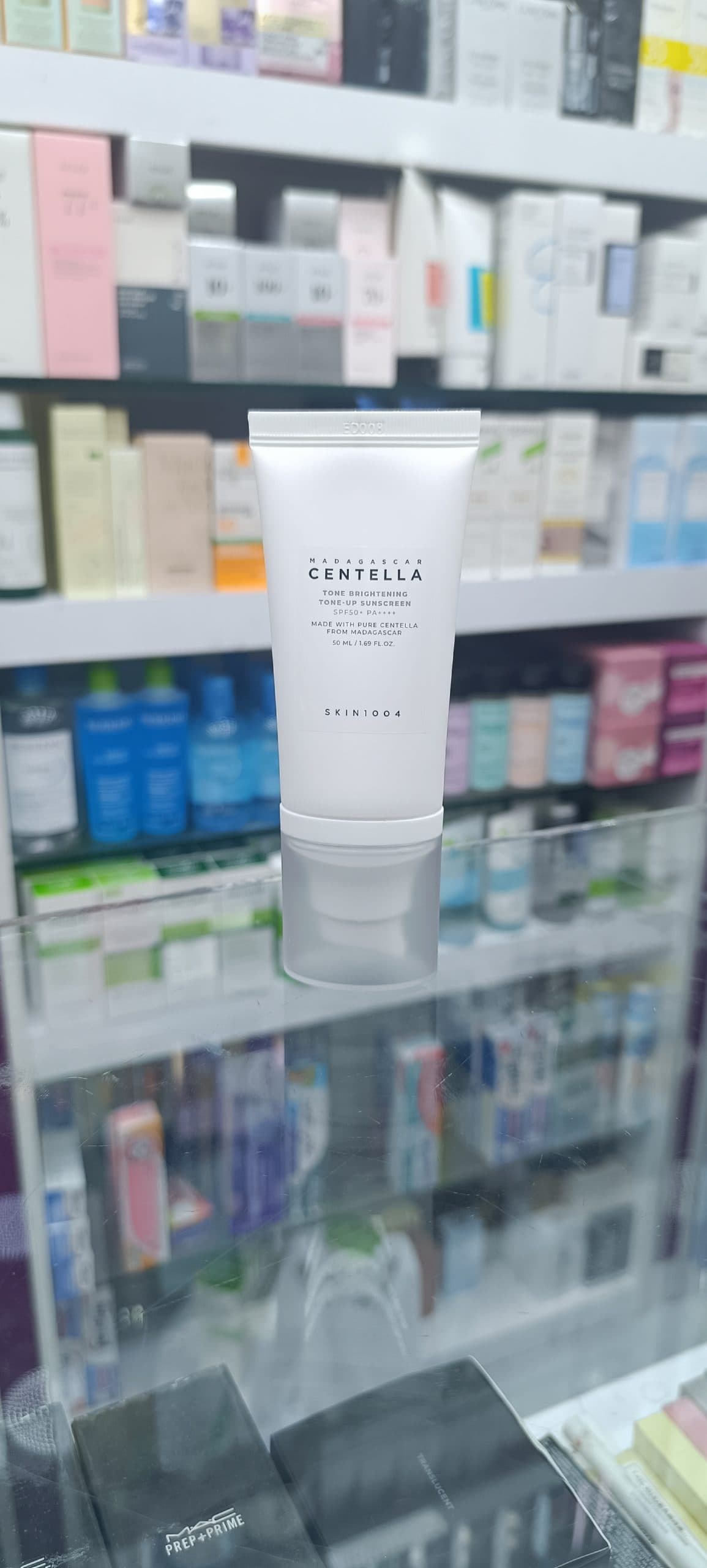 ضد آفتاب روشن کننده سنتلا suns creme tone brightening CENTELLA — تصویر ۲