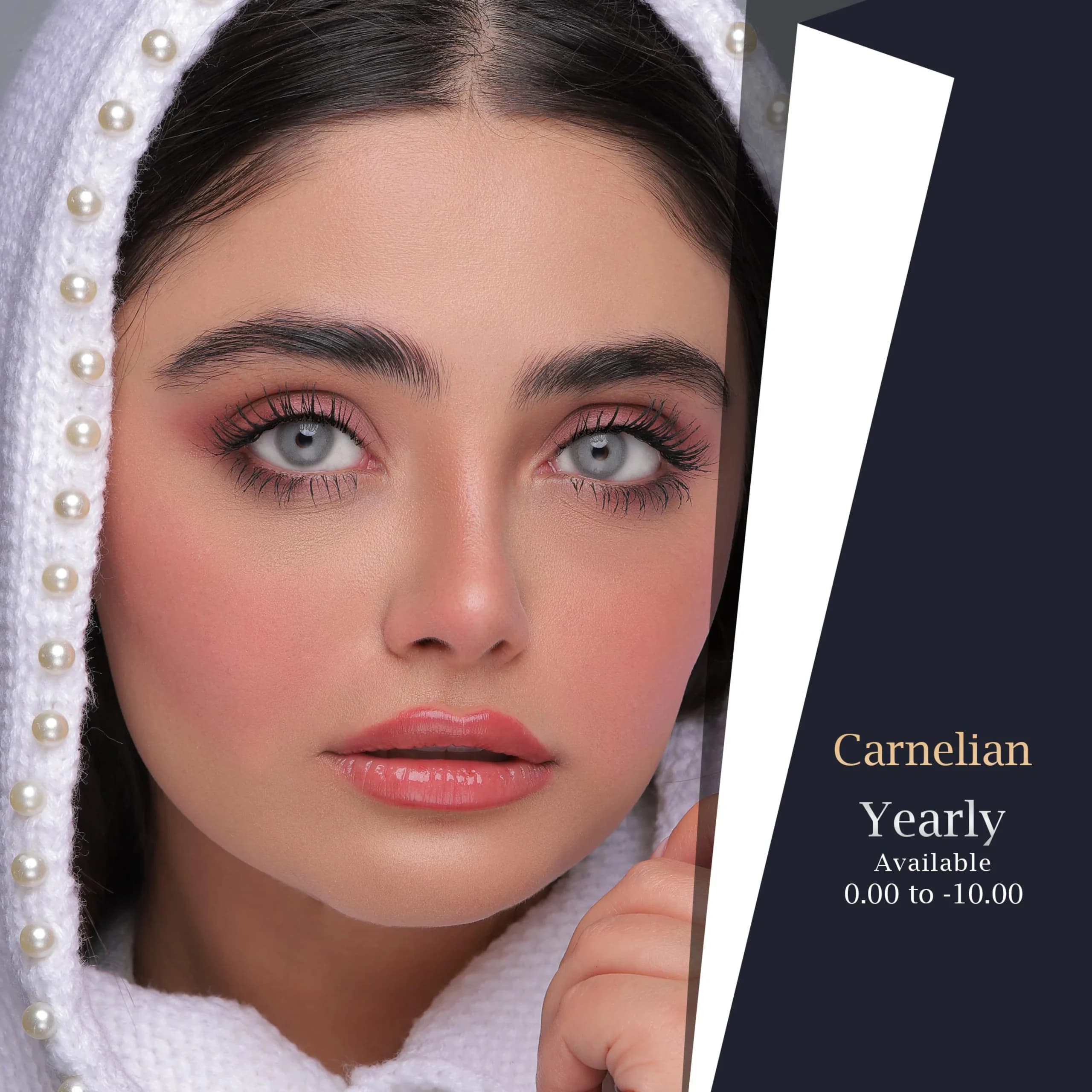 لنز رنگی سالانه یونیک Unique Lens