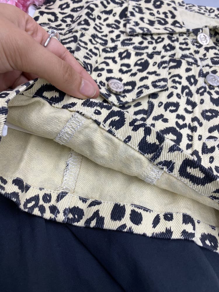 وست پلنگی و دامن مشکی — تصویر ۳