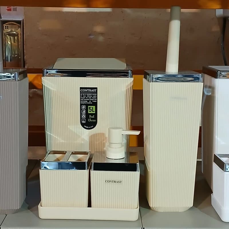 ست سرویس بهداشتی 5 پارچه کنتراست مدل دوری دو رنگ شیاردار — تصویر ۴