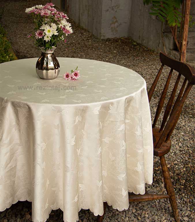 رومیزی ژاگارد رزین تاژ 100*100 طرح برگ