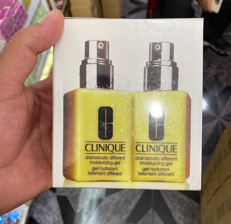 پک ژل مرطوب کننده پوست چرب کلینیک بسته دوتایی