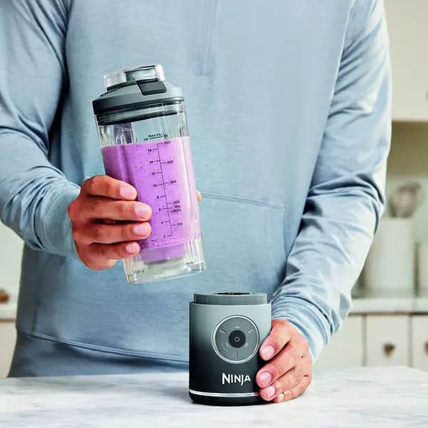 اسموتی شارژی مشکی نینجا | Ninja Blast Portable Blender Black BC251 — تصویر ۲