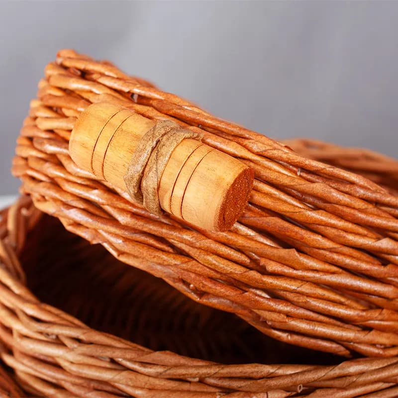 سبد میوه حصیری | سبد ویکربافی گرد دسته چوبی برای پذیرایی — تصویر ۵