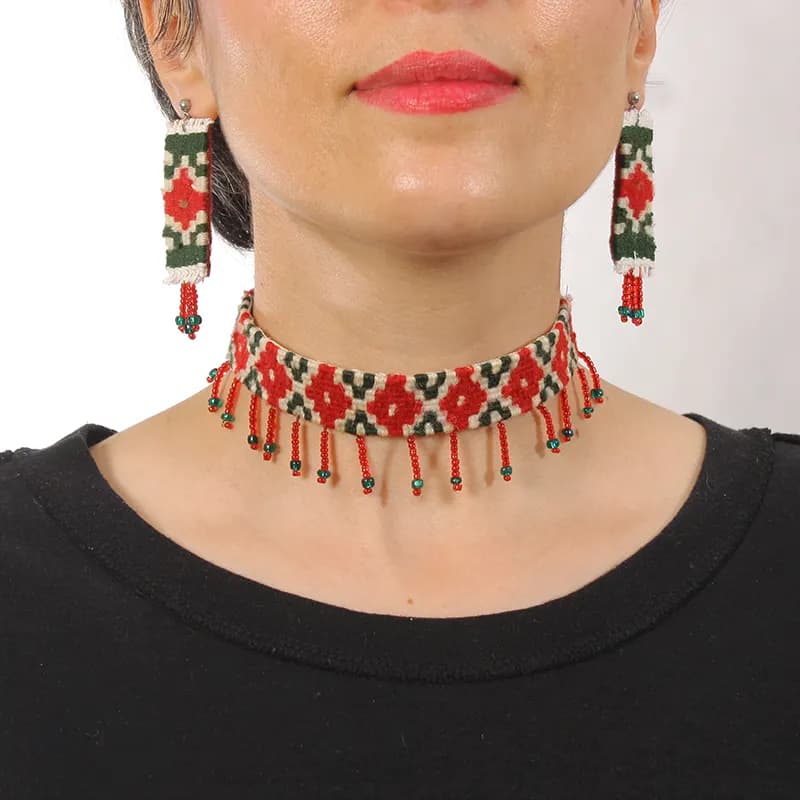ست گردنبند و گوشواره سنتی با آویز منجوق