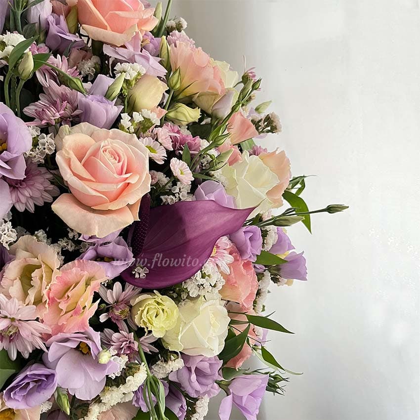 باکس گل شیشه ای آنتوریوم و رز کد 307 — تصویر ۵