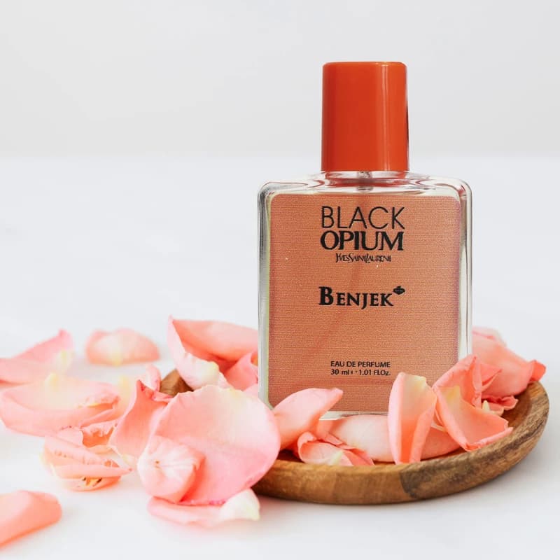 عطر جیبی زنانه بنجک مدل بلک اوپیوم با رایحه گرم و شیرین حجم 30 میلی‌لیتر — تصویر ۲