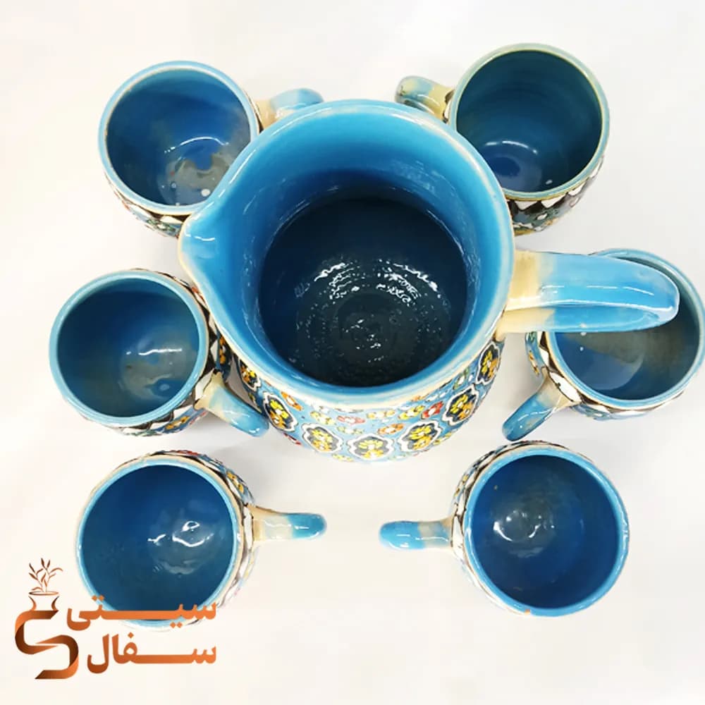 ست پارچ و لیوان میناکاری آبی سفالی (لعاب کورهای اصل و قابل استفاده روزمره) — تصویر ۳