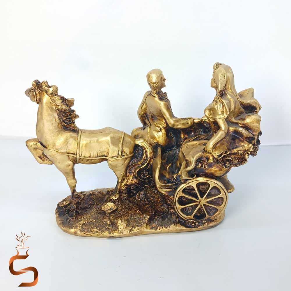 مجسمه دکوری کالسکه شاهزاده و پرنسس طلایی — تصویر ۳