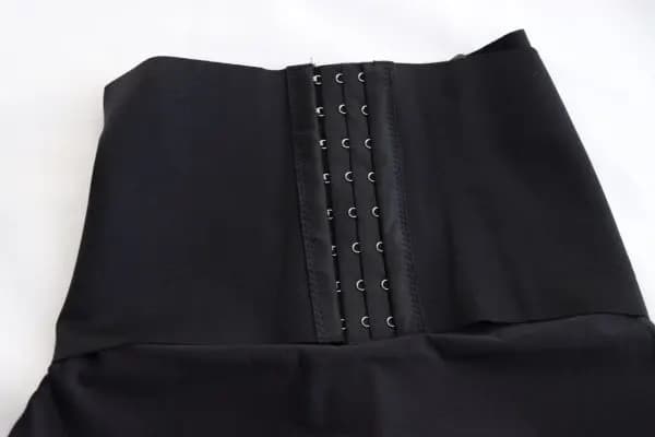 شورت گنی پروتزدار لیزری مدل قزن‌دار — تصویر ۲