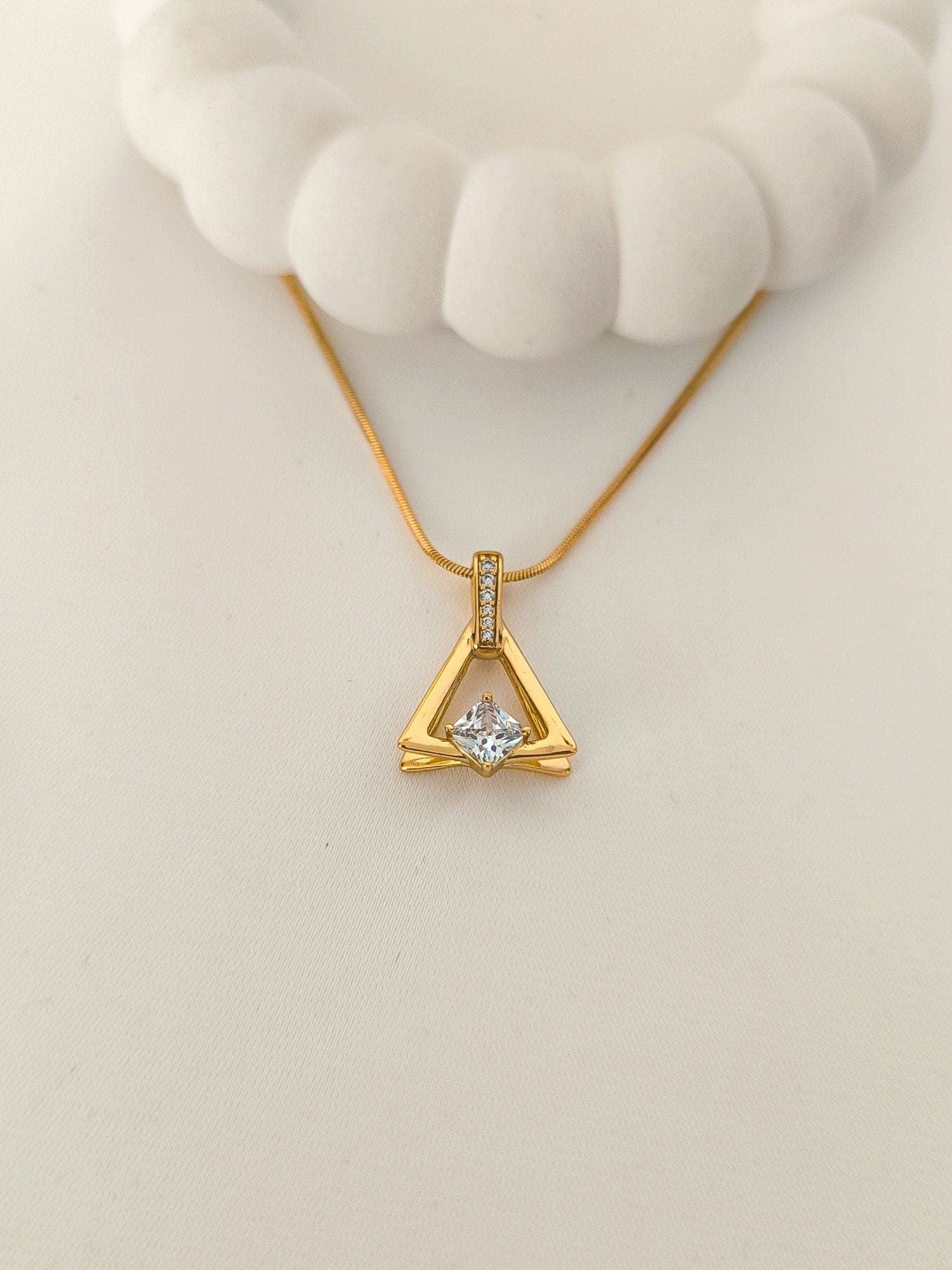 گردنبند ژوپینگ هرم نگین دار با زنجیر — تصویر ۴