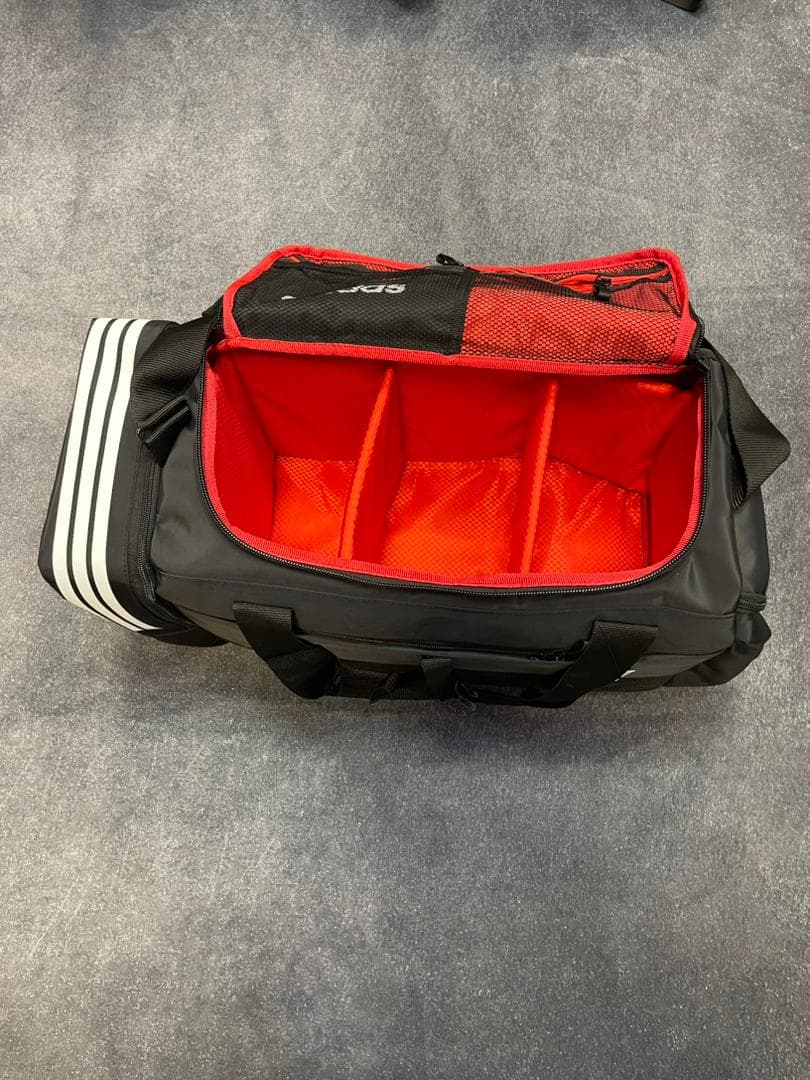 ساک تفکیکی اورجینال آدیداس adidas کد 1117 — تصویر ۳