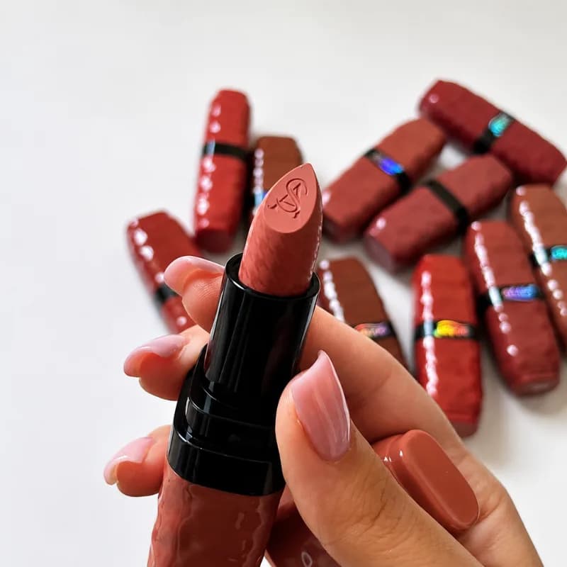 رژلب جامد آرت اسکین Artskin — تصویر ۴