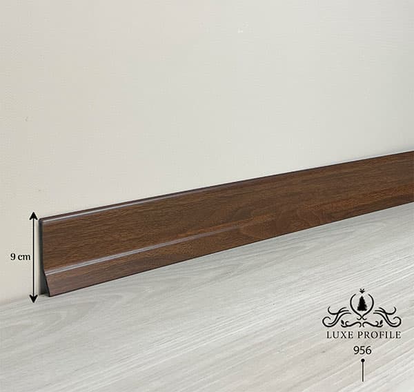 قرنیز پی وی سی 9cm کد 956