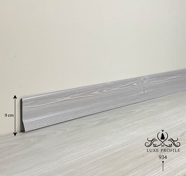 قرنیز پی وی سی 9cm کد 934