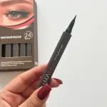 خط چشم قهوه ای ضد آب هدی بیوتی Hudabeauty — تصویر ۵