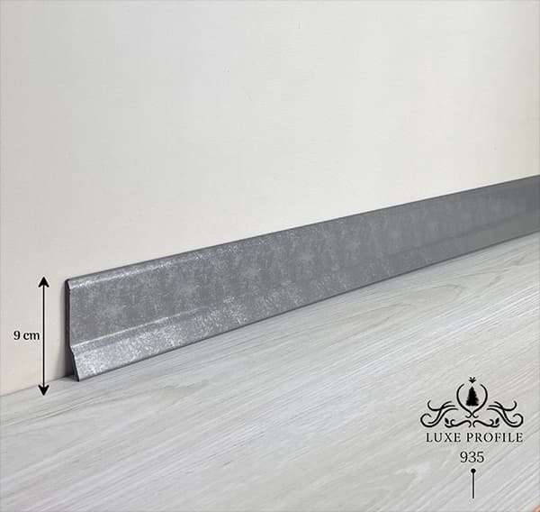 قرنیز طوسی روشن پی وی سی 9cm کد 935
