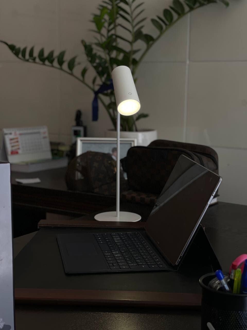 چراغ مطالعه مینیمال شارژی — تصویر ۴