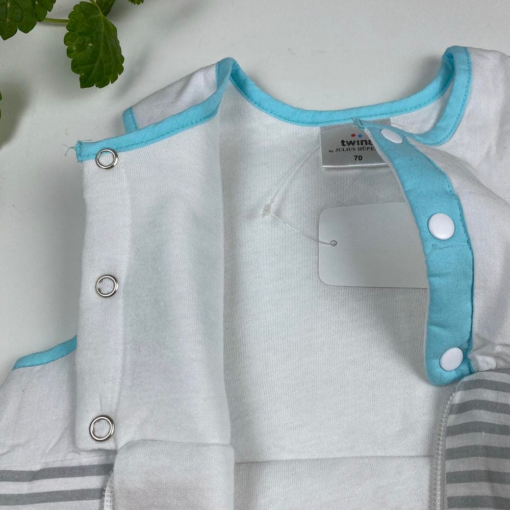 کیسه خواب نوزادی برند twins طرح تدی راه راه طوسی رنگ — تصویر ۳