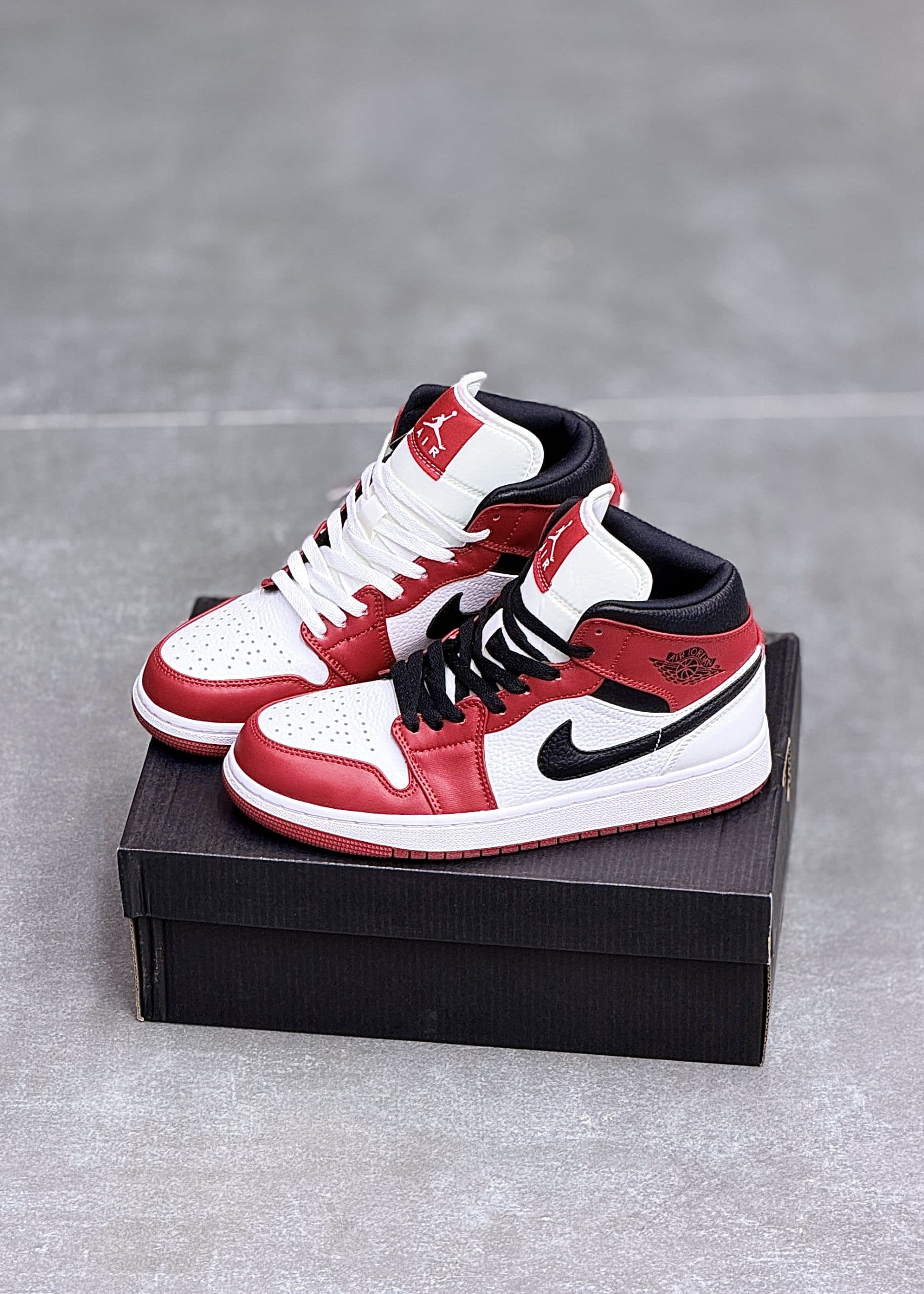 | نایک جردن ساقدار شیکاگو هل | NIKE JORDAN 1 HIGE CHICAGO WHITE HEEL