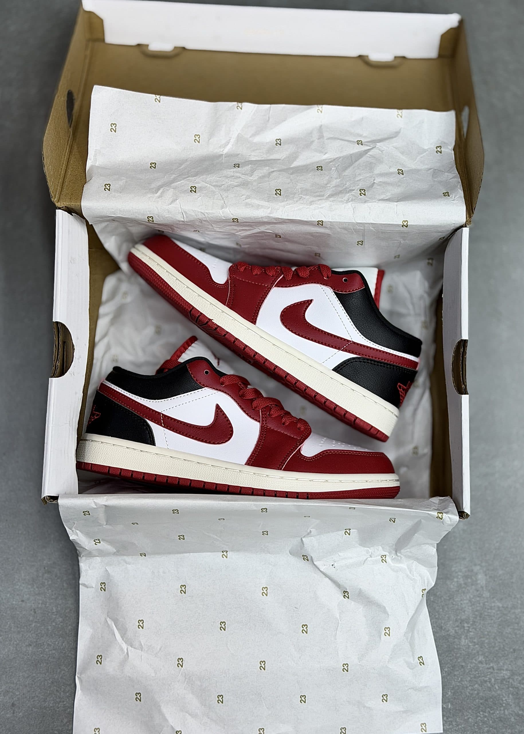 نایک جردن وان بلک گیم رد| Jordan 1 Low BLACK GAME RED — تصویر ۳