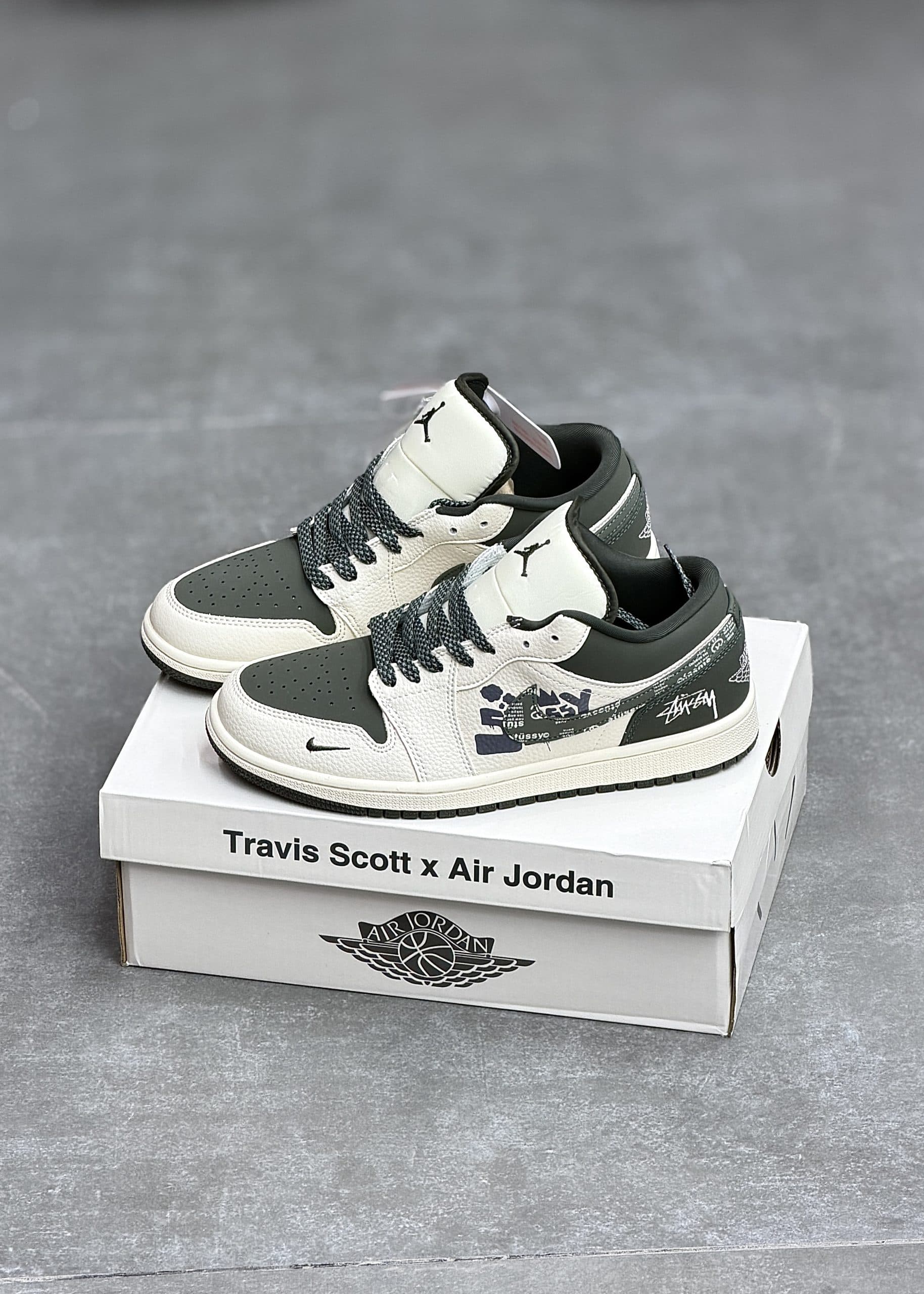 نایک جردن وان استایسی | Jordan 1 Low WHITE STAYSI
