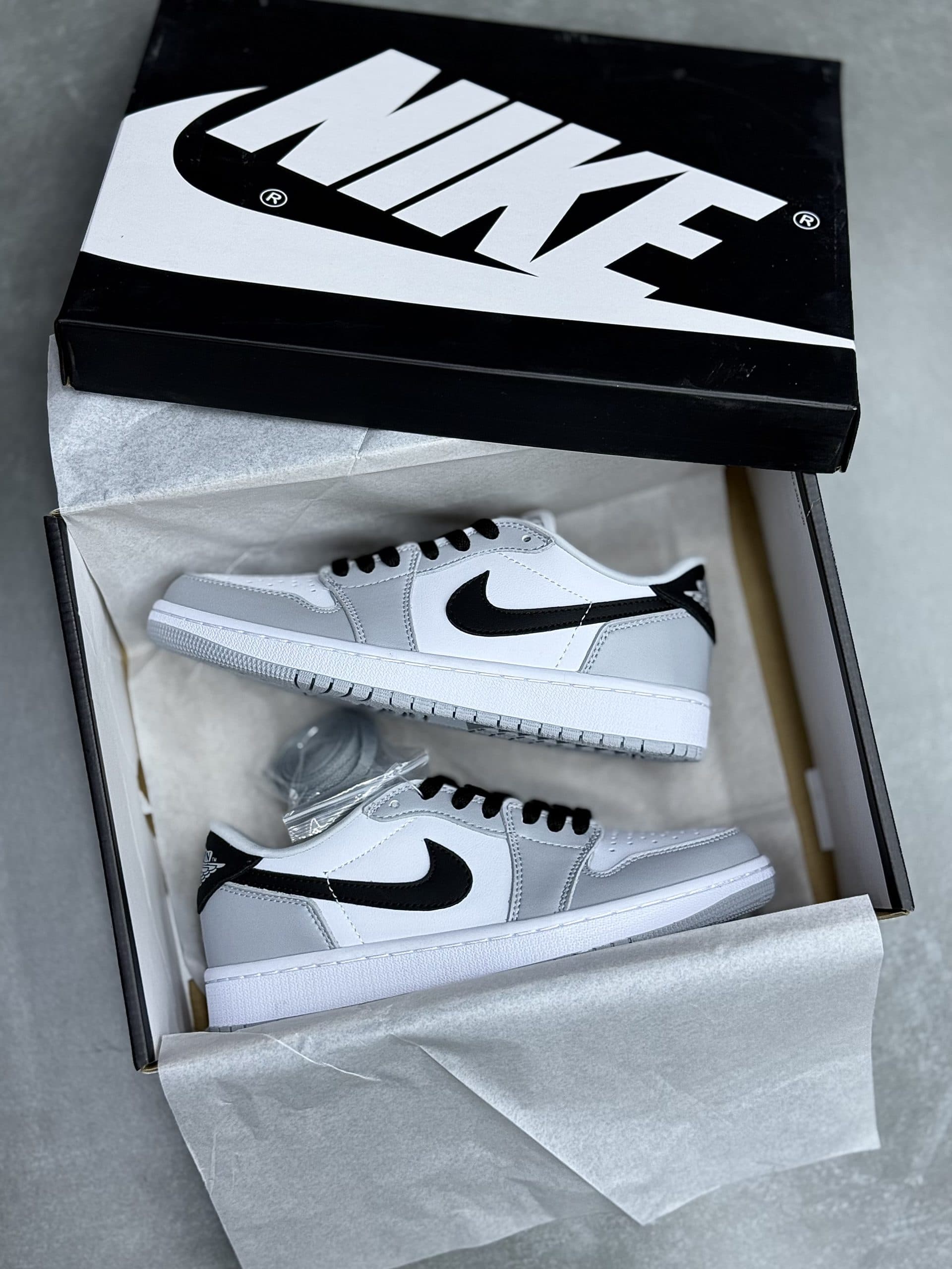 نایک جردن وان مشکی طوسی | Jordan 1 Low WHITE GRAY BLACK — تصویر ۳