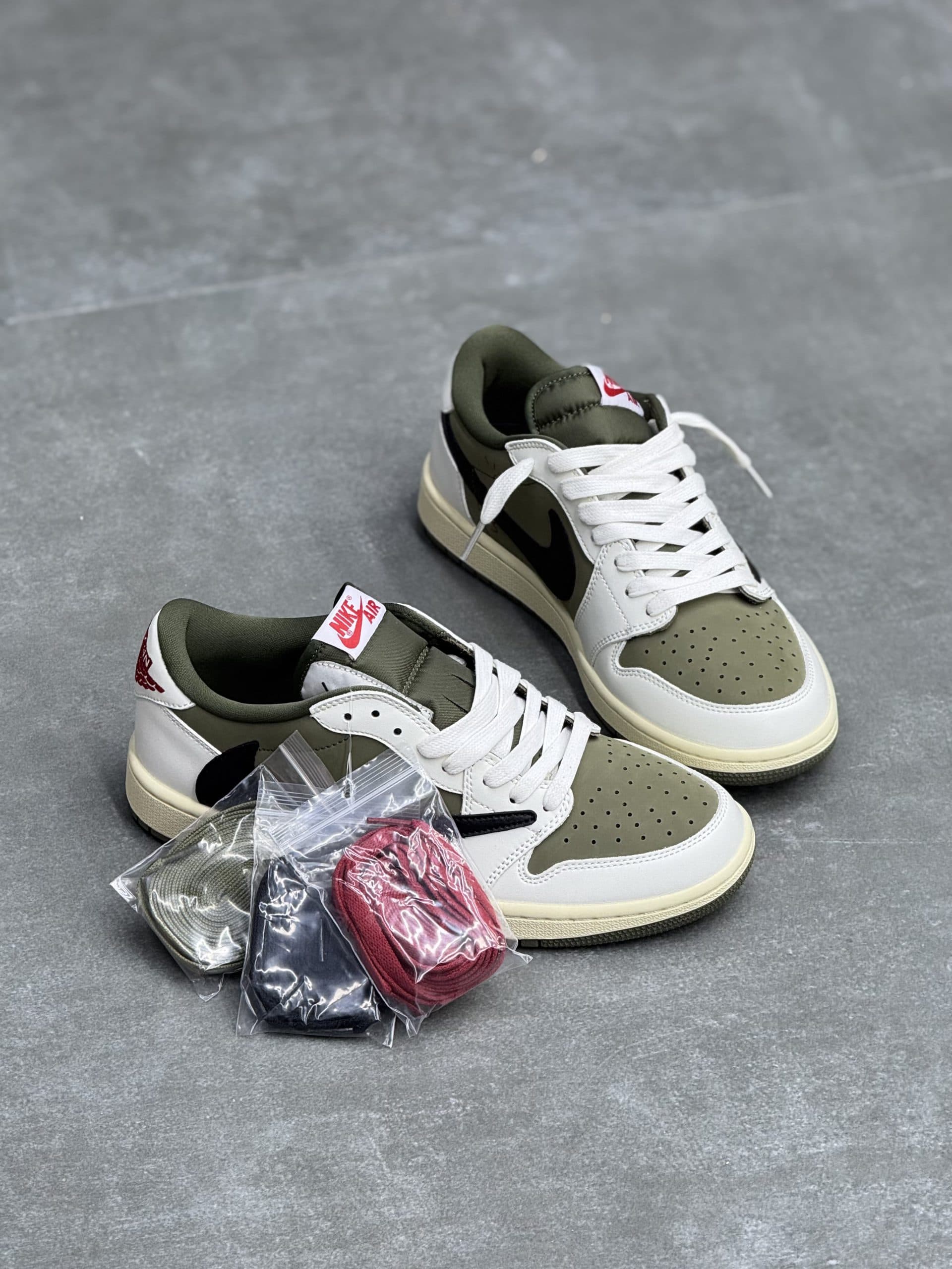 تراويس اسکات ریورس اولیو زیتونی | NIKE TRAVIS SCOTT REVERSS OLIVE — تصویر ۳