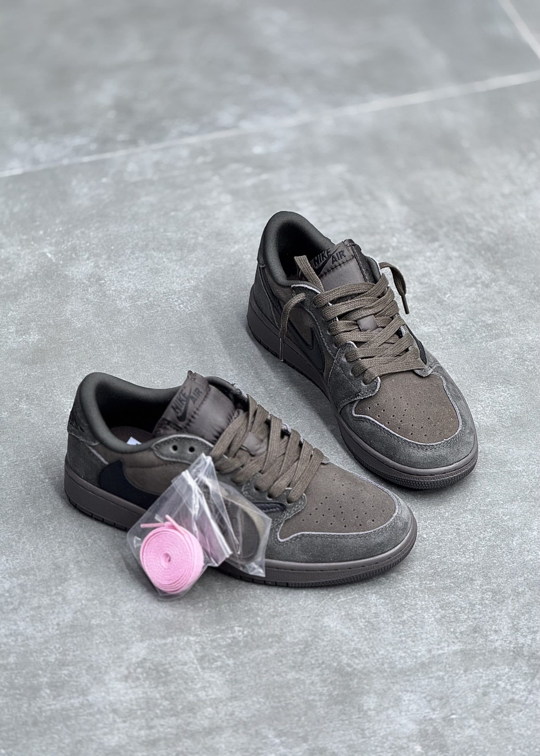 تراويس اسکات قهوه ای موکا | NIKE TRAVIS SCOTT VELVET BROWN AND MOCHA — تصویر ۴