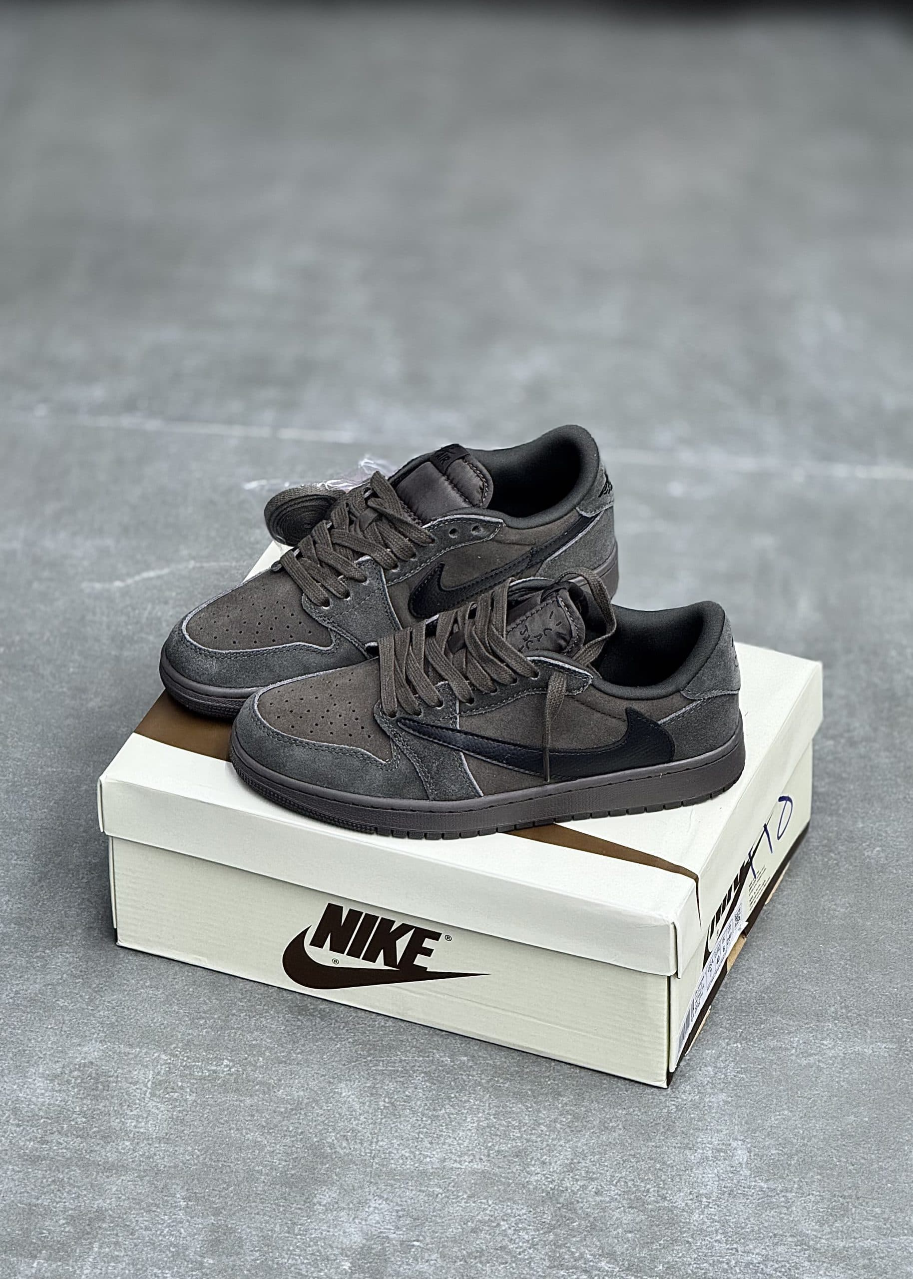 تراويس اسکات قهوه ای موکا | NIKE TRAVIS SCOTT VELVET BROWN AND MOCHA