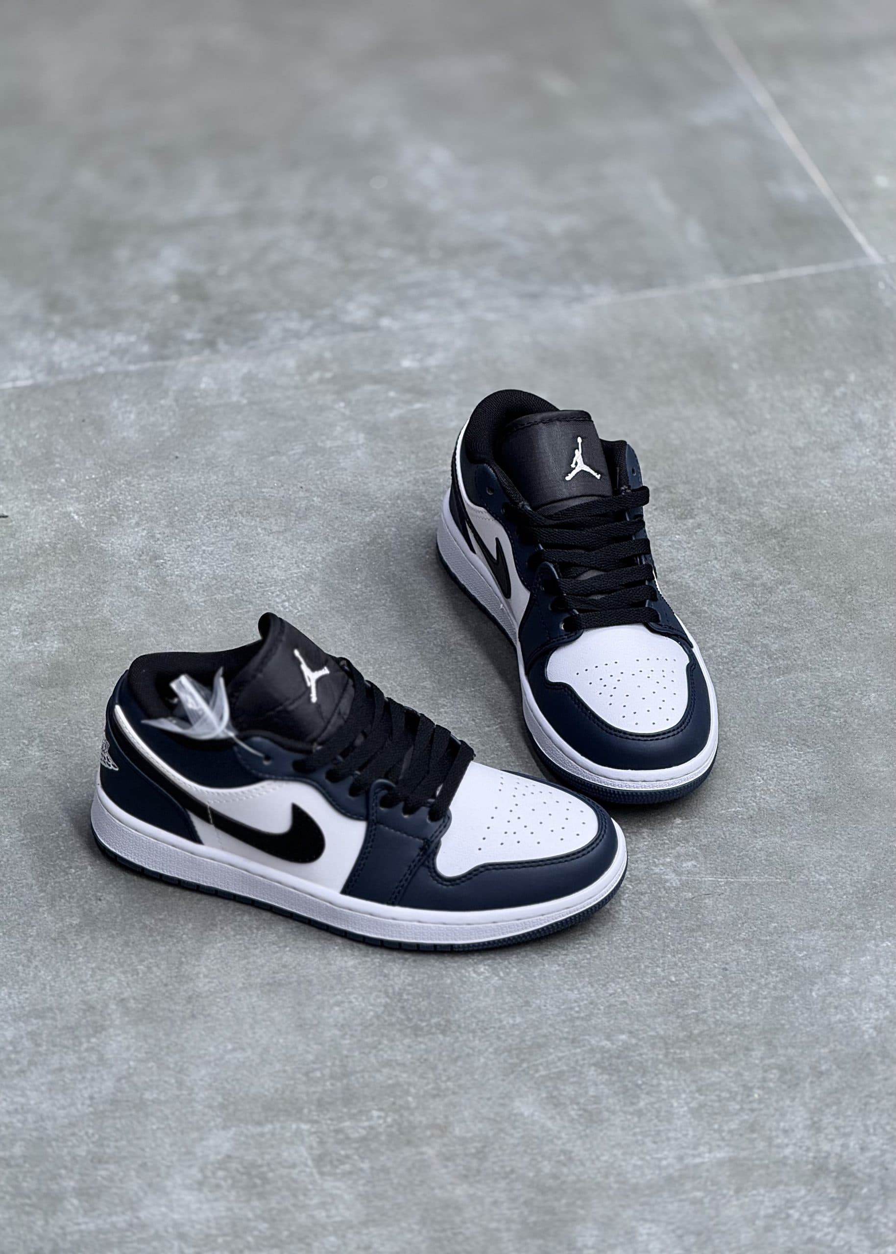 نایک جردن وان سفید سرمه ای | Jordan 1 Low NAVY WHITE — تصویر ۴