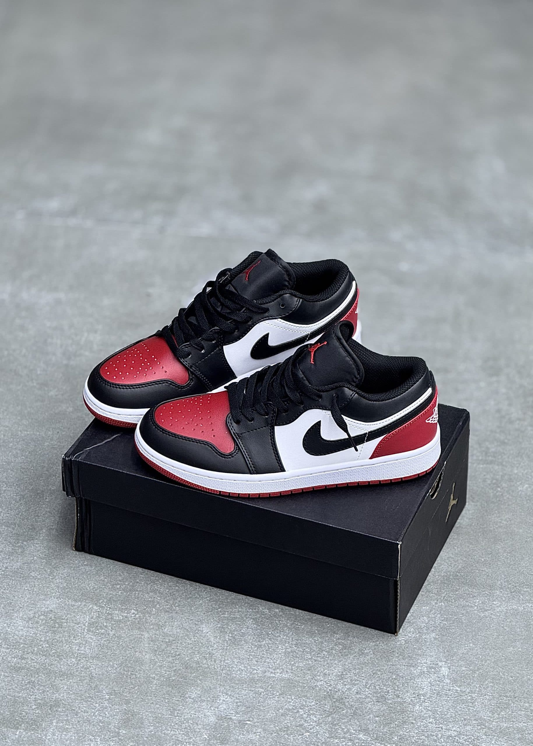 نایک جردن وان مشکی قرمز | Jordan 1 Low BRED TOE