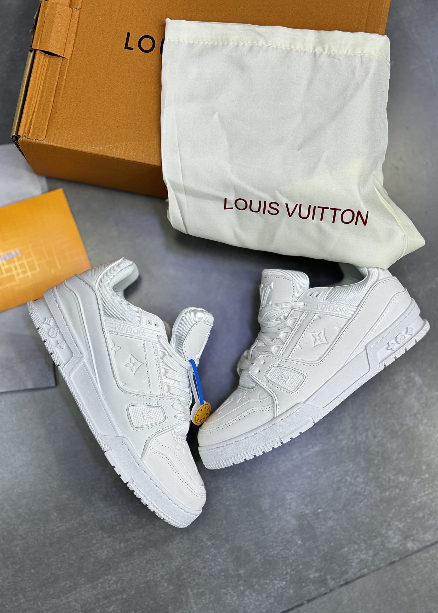 کتونی لویی ویتون تمام سفید | Louis Vuitton Trainer WHITE — تصویر ۲