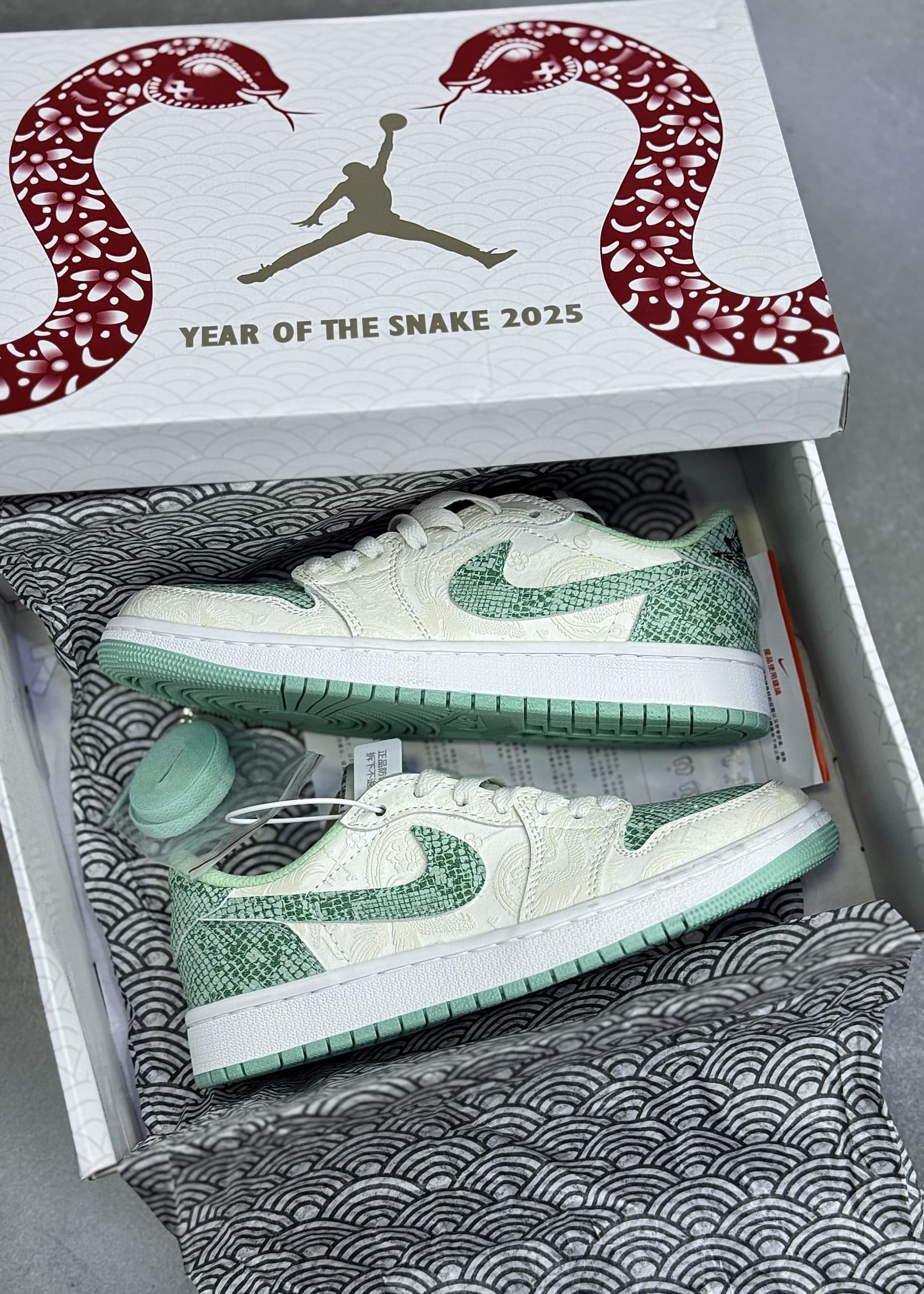 نایک جردن وان ماری |Jordan 1 Low WHITE snake — تصویر ۳