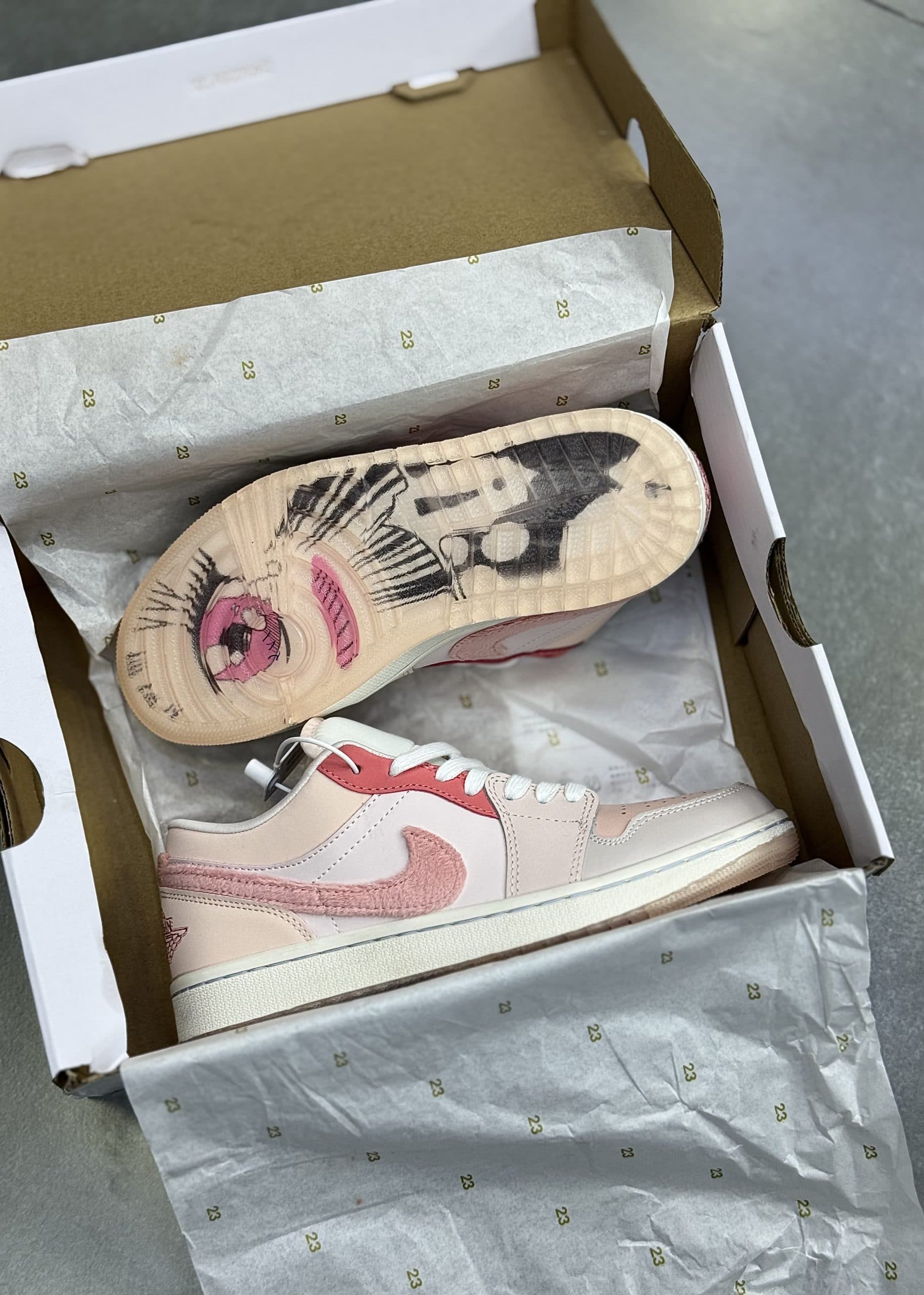 نایک جردن وان صورتی چشم |Jordan 1 Low PINK — تصویر ۳