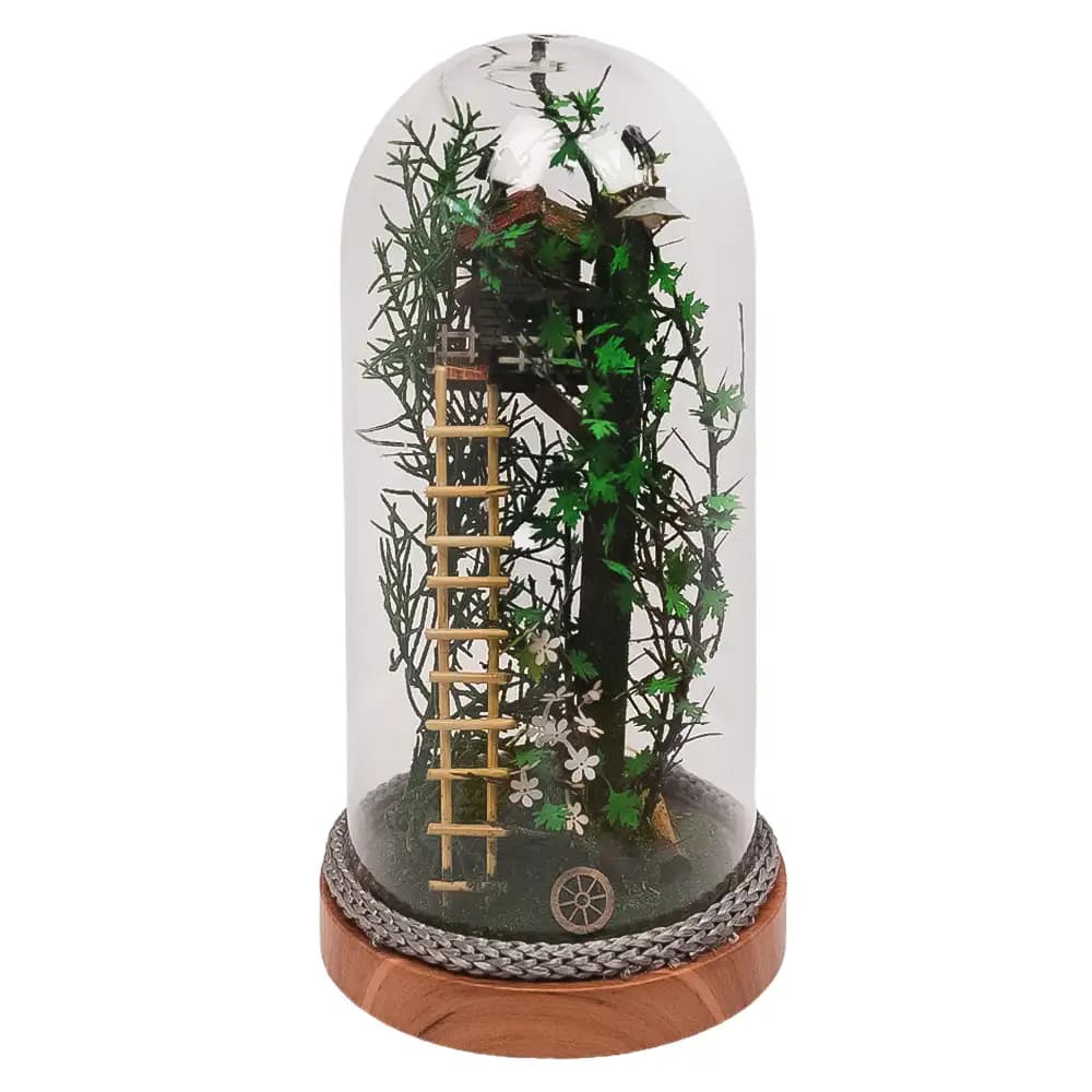 حباب دکوری چراغ‌دار طرح خانه درختی فصل بهار مدل ۰۱۲