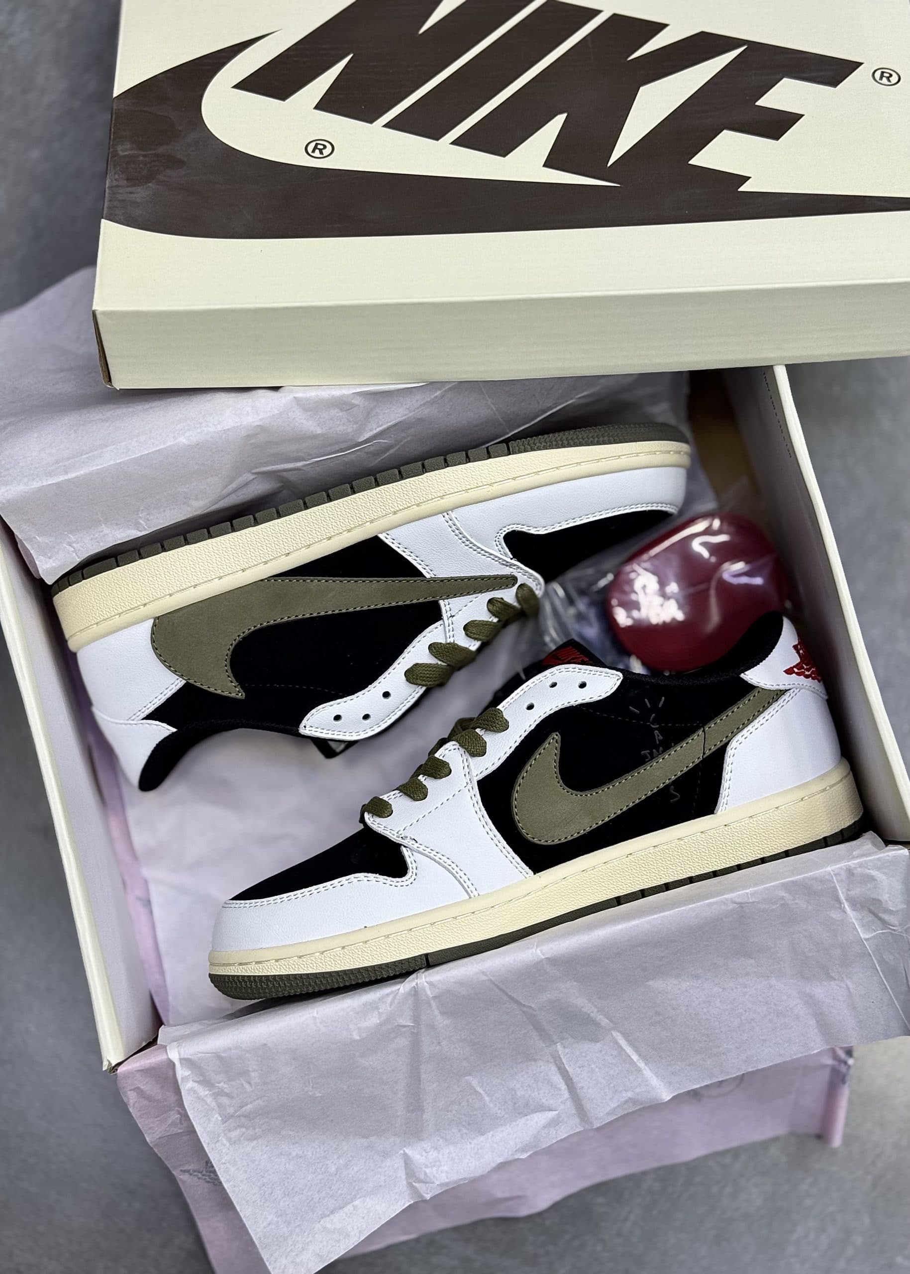 تراويس اسکات اولیو | NIKE TRAVIS SCOTT MEDIUM OLIVE — تصویر ۳