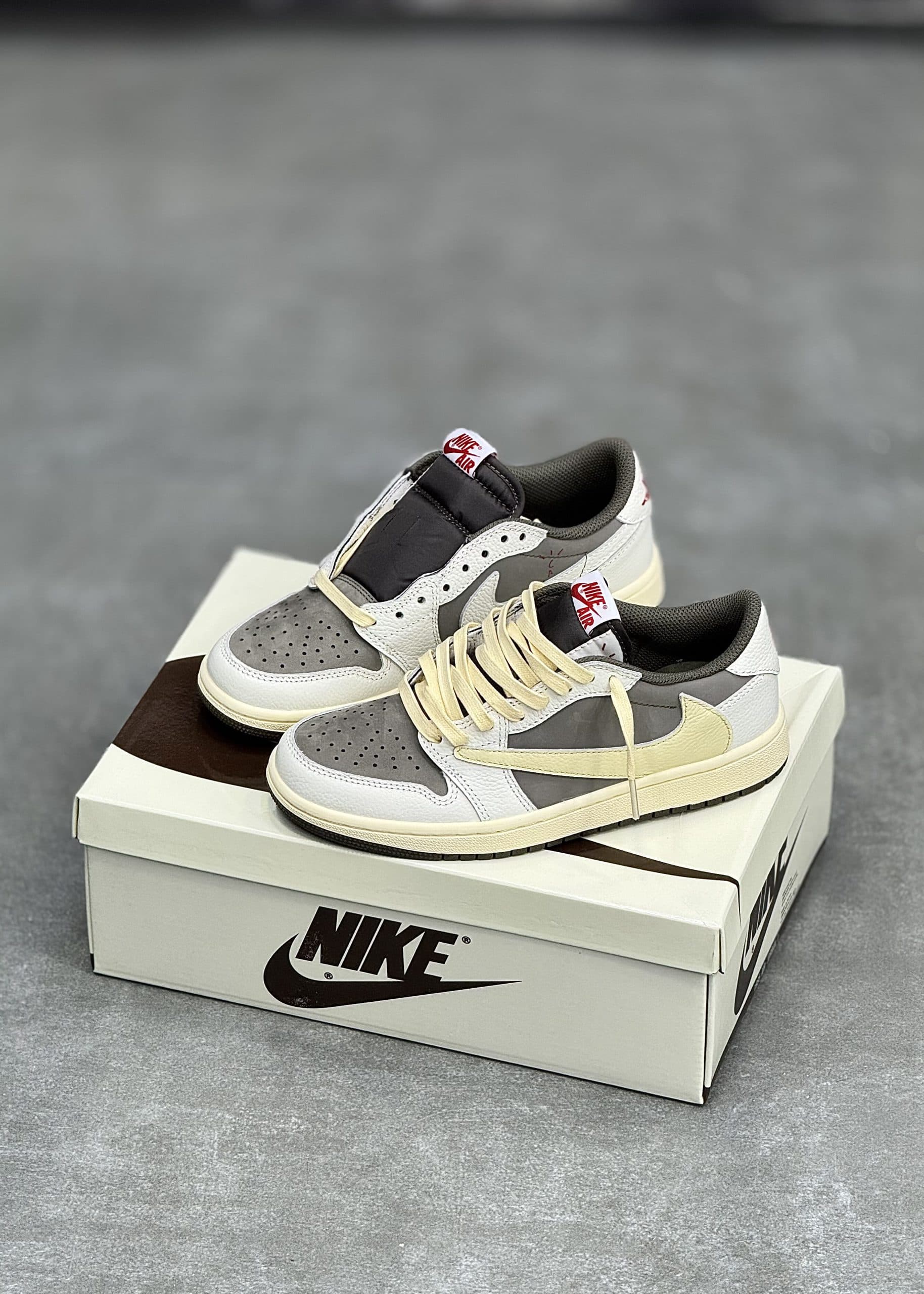 تراويس لويي ریورس موکا | NIKE TRAVIS SCOTT REVERSE MOCHA — تصویر ۲