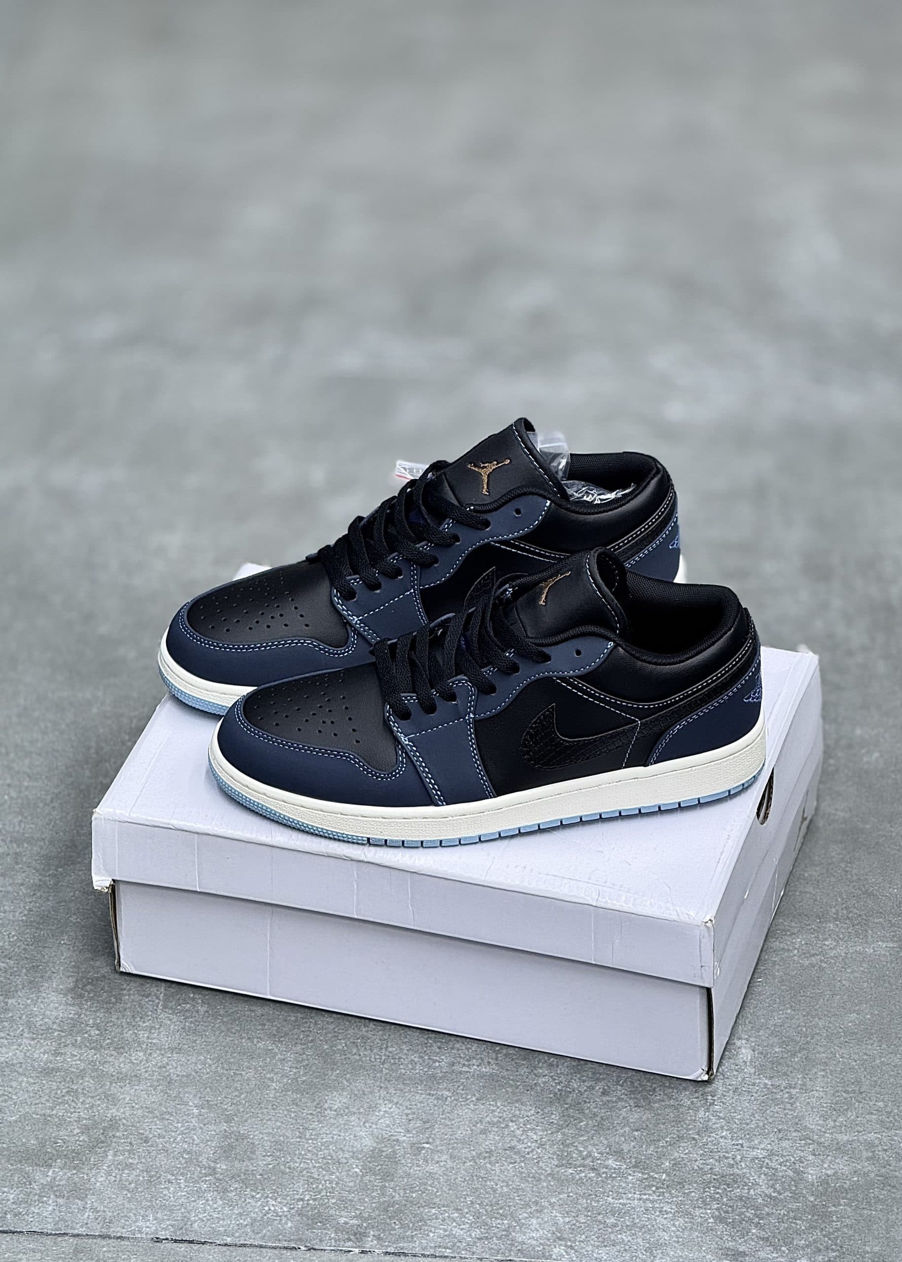 نایک جردن وان سرمه اتی Jordan 1 Low — تصویر ۲
