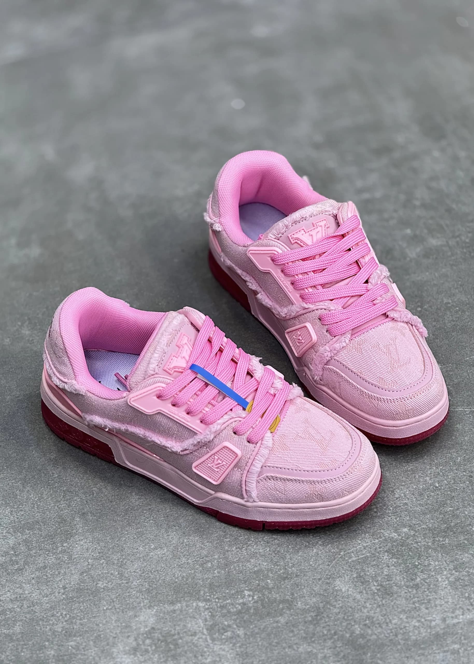 کتونی لویی ویتون صورتی Louis Vuitton Trainer — تصویر ۳