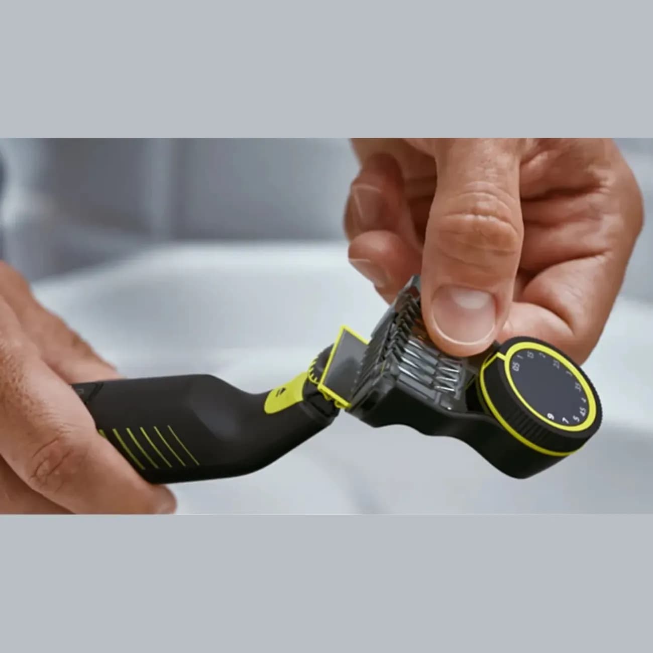 ماشین اصلاح موی صورت فیلیپس مدل Philips OneBlade Pro 360 Face + Body QP6507/70 — تصویر ۹
