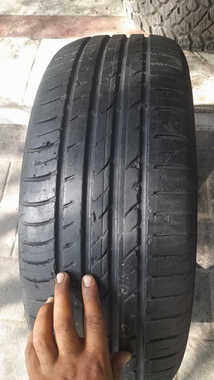 لاستیک نکسن 235/60/18 استوک